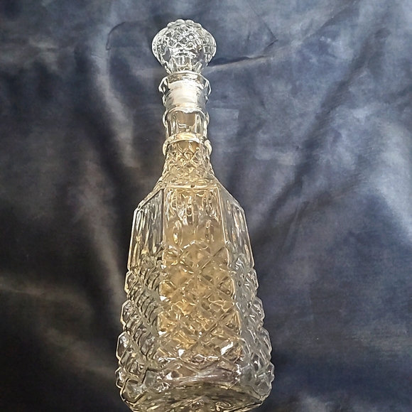 DIAMOND π GLASS DECANTER - Picture 5 of 6